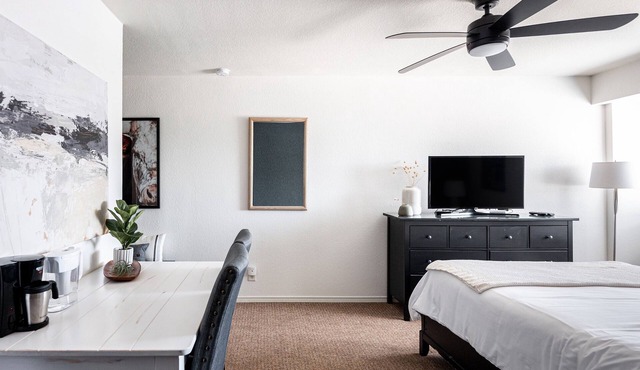 Cozy Studio Unit in DTC