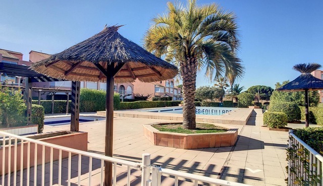 Cozy Studio with Pool, Private Parking, and Beach Access in Palavas