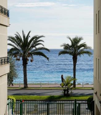 Cozy studio with a sea view