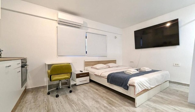 Cozy Studio with AC in Central Sesvete