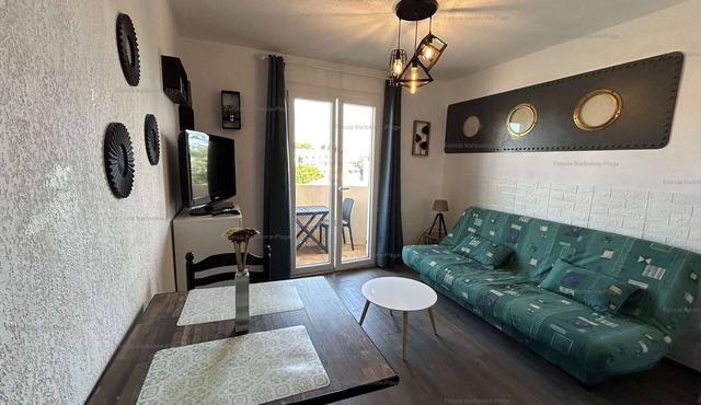 Cozy Studio with Balcony at Narbonne Beach