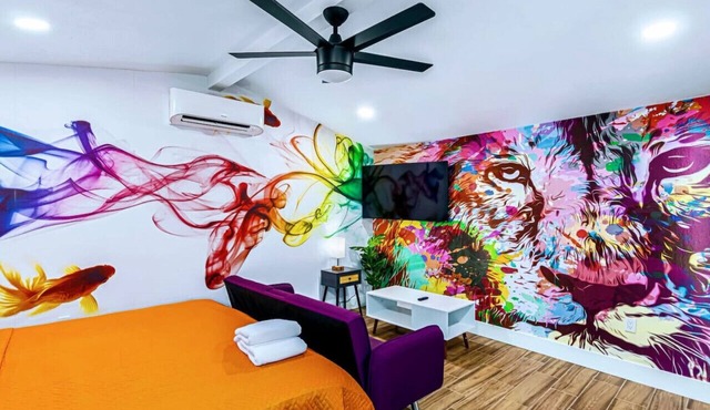 Cozy Studio with King Bed DT Phx Unit C