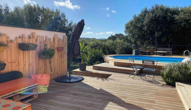 Cozy studio with pool and nature view