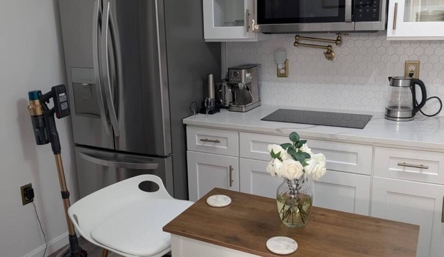 Cozy Studio with Private Entrance.