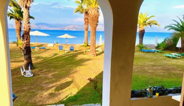 Cozy studio with Sea View on the beach in Corfu