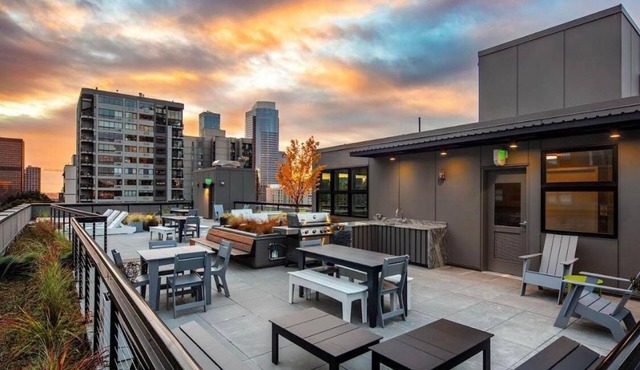 Cozy studio with WiFi and AC in superb Seattle