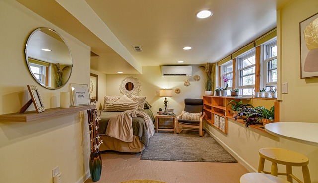 Cozy Studio within 15 minute walk of Downtown Asheville