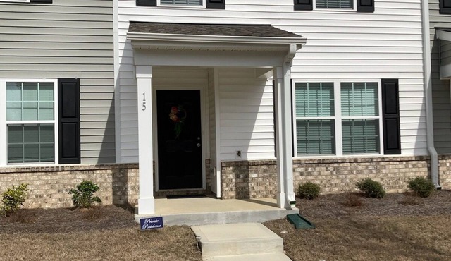 Cozy Stylish 1 Room at New Townhome in Welcoming Fuquay Varina with WiFi, Desk