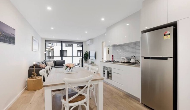 Cozy & Stylish 2 Bedroom in Richmond