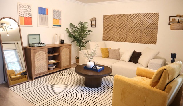 Cozy Stylish 2 BR Home w/Pool/Relax & Enjoy
