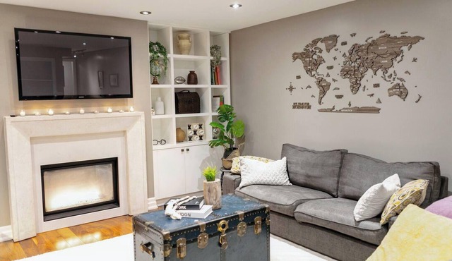 Cozy & Stylish 2BR w/Hot Tub & Fireplaces