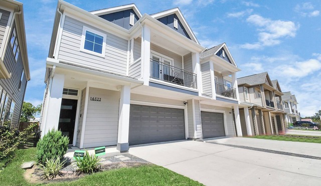 Cozy & Stylish Family Friendly in Gated Community