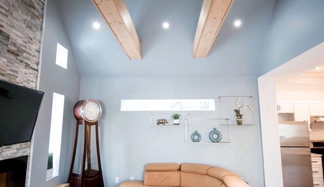 Cozy & Stylish One-Bedroom Apartment Near Downtown Moncton