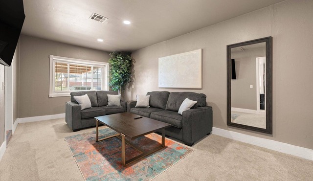 Cozy & Stylish Retreat Near Downtown OKC, Tinker AFB, & Local Hospitals