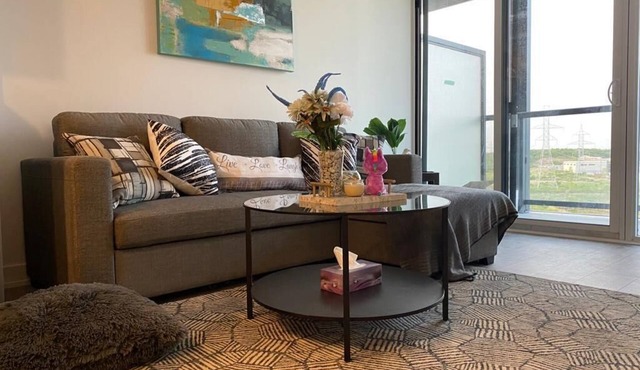 Cozy Stylish River View Apartment