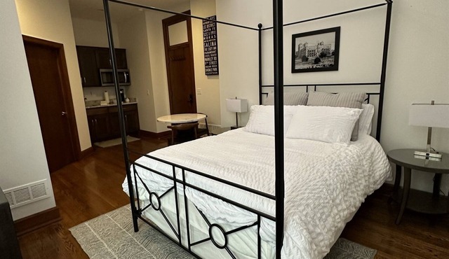 Cozy Suite inside Historic Marymount College