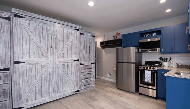 Cozy Suite Near Weko Beach and Warren Dunes