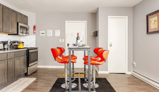 Cozy Suite Private 1-bedroom apartment with WiFi, AC in wonderful West Orange