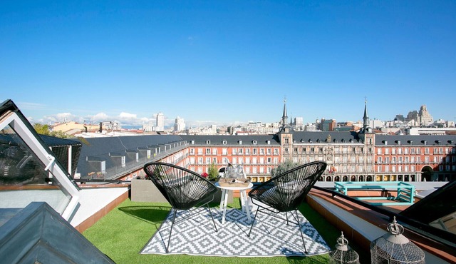 Cozy Suite with Terrace Facing Plaza Mayor