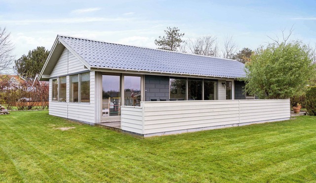 Cozy summer house near Karrebæksminde