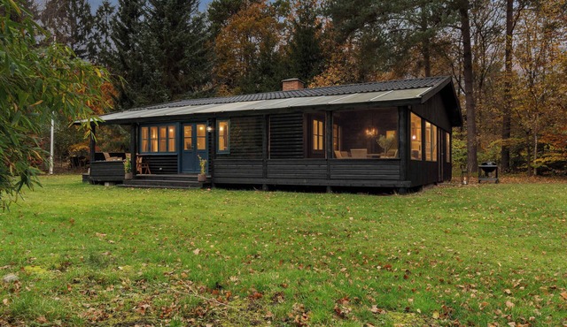 Cozy summer house near the beach and nature