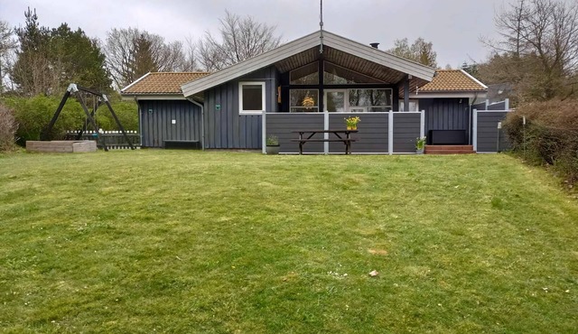 Cozy summer house and annex in tranquility