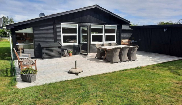 Cozy summer house in Lønstrup for 5 people.
