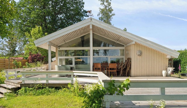 Cozy summer house with full sea view