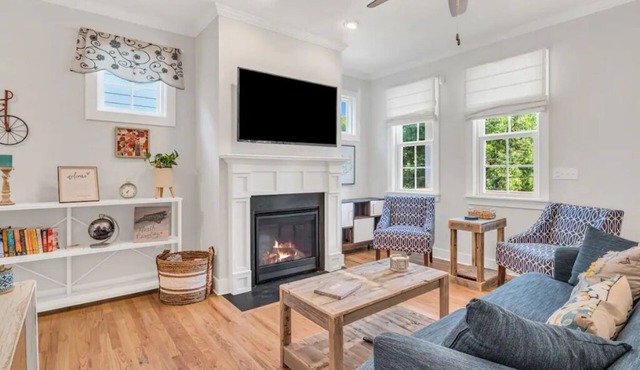 COZY SUN FILLED HOME/MODERN VILLA NEAR DOWNTOWN