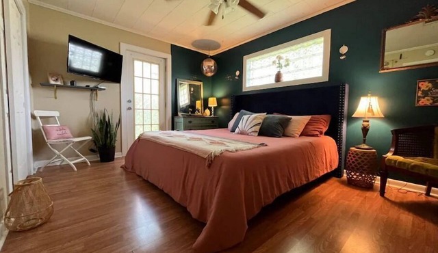 Cozy Sunset Cottage near Lafayette
