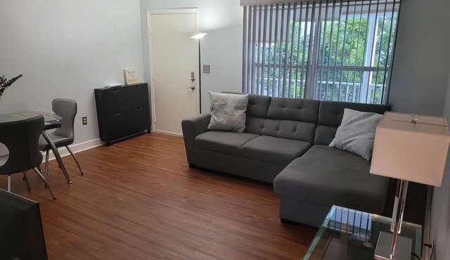 Cozy Surfside One bedroom condo right next to the beach