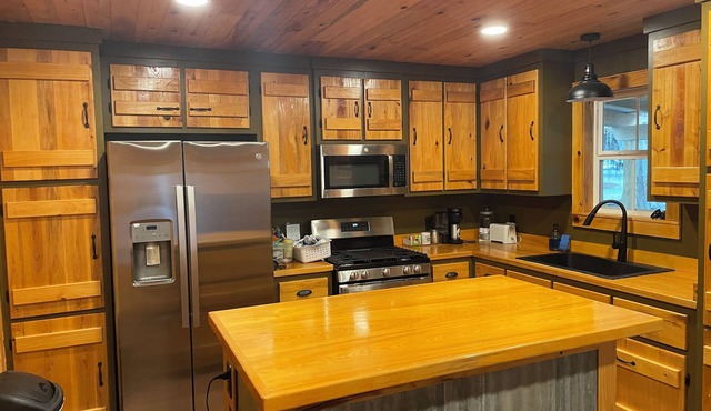 Cozy Swamp Cabin in charming Pierre Part with AC, WiFi