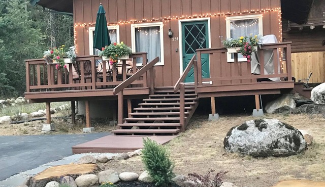 Cozy Swiss Style Chalet with Hot Tub