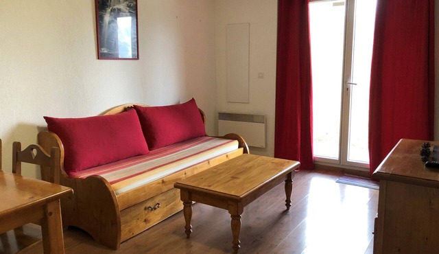 Cozy T2 Apartment for 4 with Terrace, near Slopes, Free Shuttle, Mountain View, Access to Spa