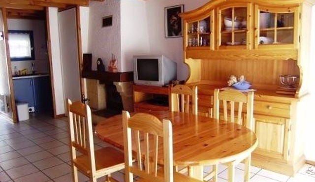 Cozy T3 Apartment, 7 people, fireplace, pets allowed, WiFi, near shops