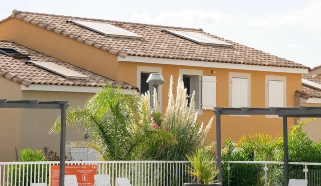 Cozy T3 Lodge with Terrace, Pool, Spa, Gym and Parking - 10 Min from Beach