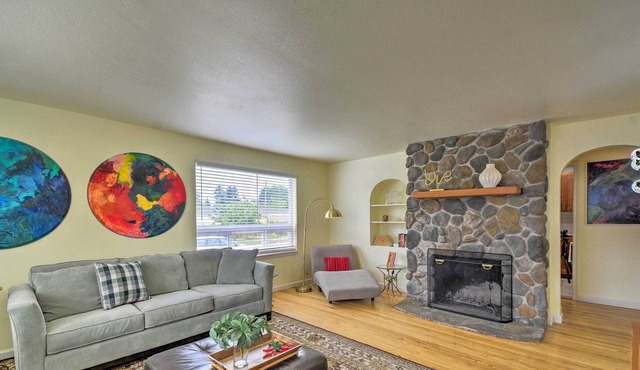 Cozy Tacoma Home: Close to Beaches & Boating!