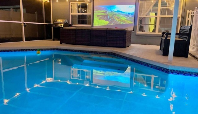 Cozy Tampa Home with Large Heated Pool