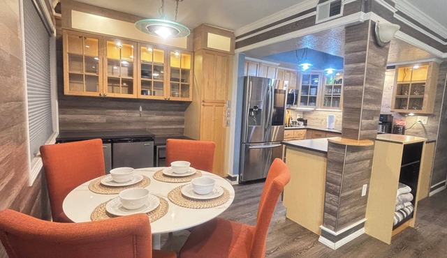 Cozy, tasteful 2bd 2ba condo in beautiful Tempe walking distance to ASU & Mill