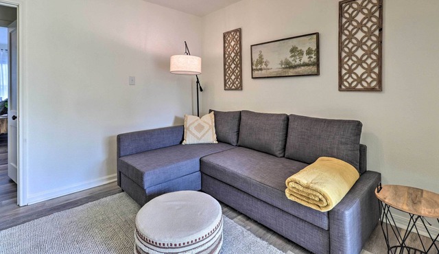 Cozy Temple Cottage w/ Private Backyard!