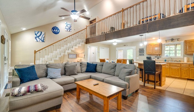 Cozy Tennessee Lake House w/Grill & Fire Pit!