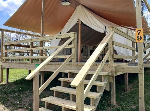 Cozy Tented Cabin with Fire Pit and Barbecue in Logan, Ohio