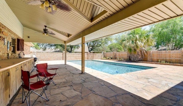Cozy Texas City Guest House - 5 Mi to Beach!