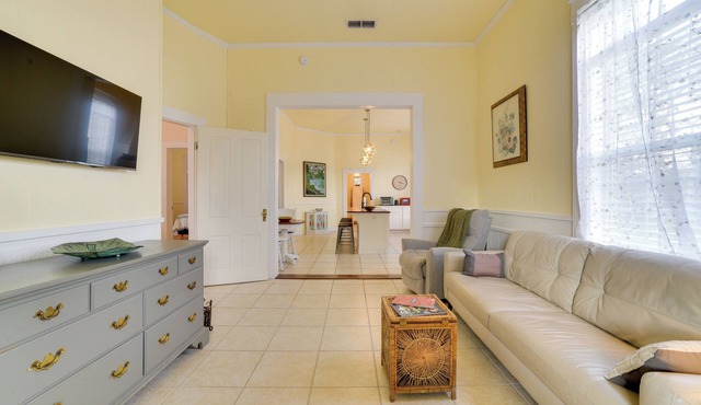 Cozy Thomasville Cottage - Walk to Downtown!