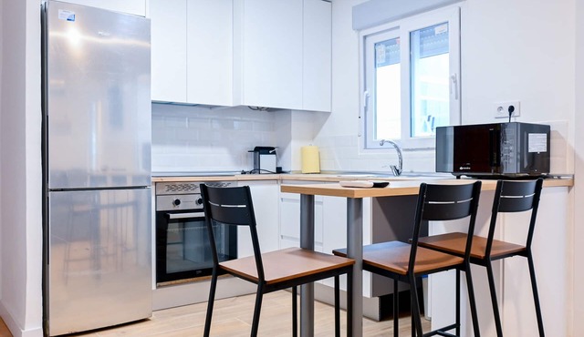 Cozy three-bedroom apartment with balcony in Villaverde