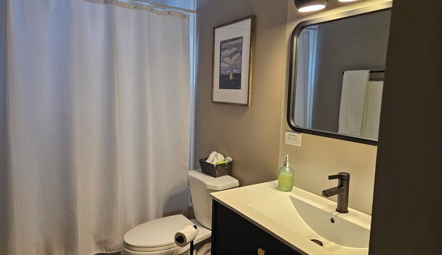 Cozy three bedroom bungalow in the center of town