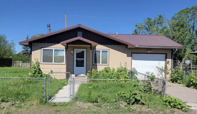 Cozy three bedroom home in Manassa.