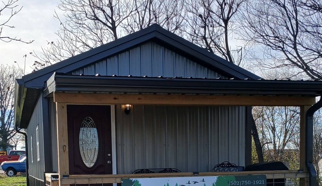 Cozy tiny cabin, close to local activities. Pet friendly. Suited 2 adults.