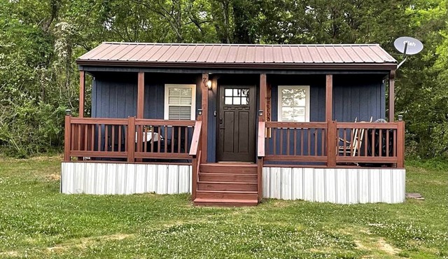Cozy Tiny Home Cabin in Eva, TN