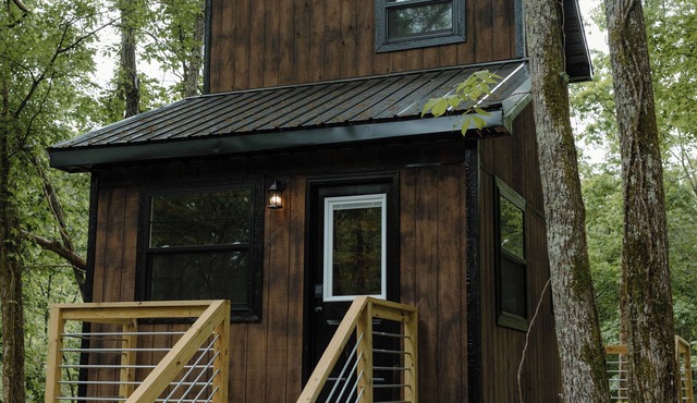 Cozy Tiny Home in Middle Tennessee with AC and high speed internet